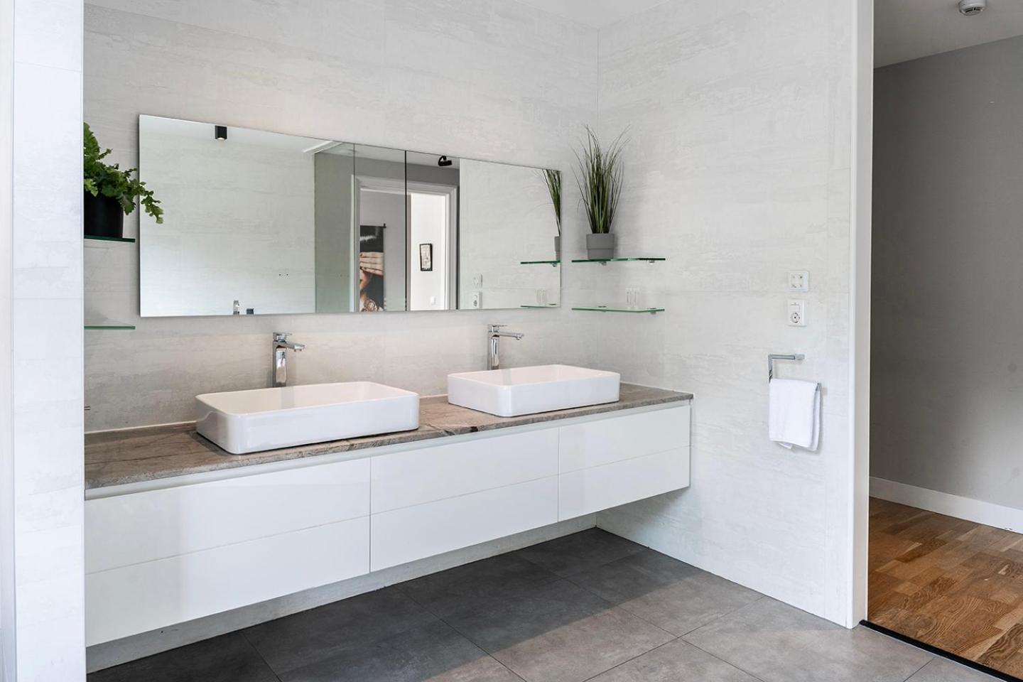 Appartement With Bath Center *